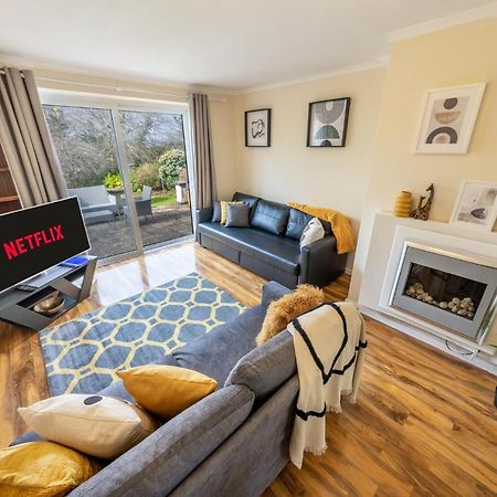 Pierocks Carver Entire House, Hot Tub & Wifi High Wycombe Bagian luar foto