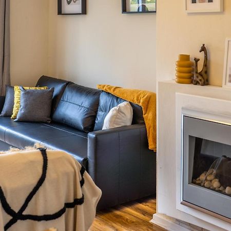 Pierocks Carver Entire House, Hot Tub & Wifi High Wycombe Bagian luar foto
