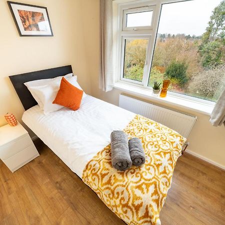 Pierocks Carver Entire House, Hot Tub & Wifi High Wycombe Bagian luar foto