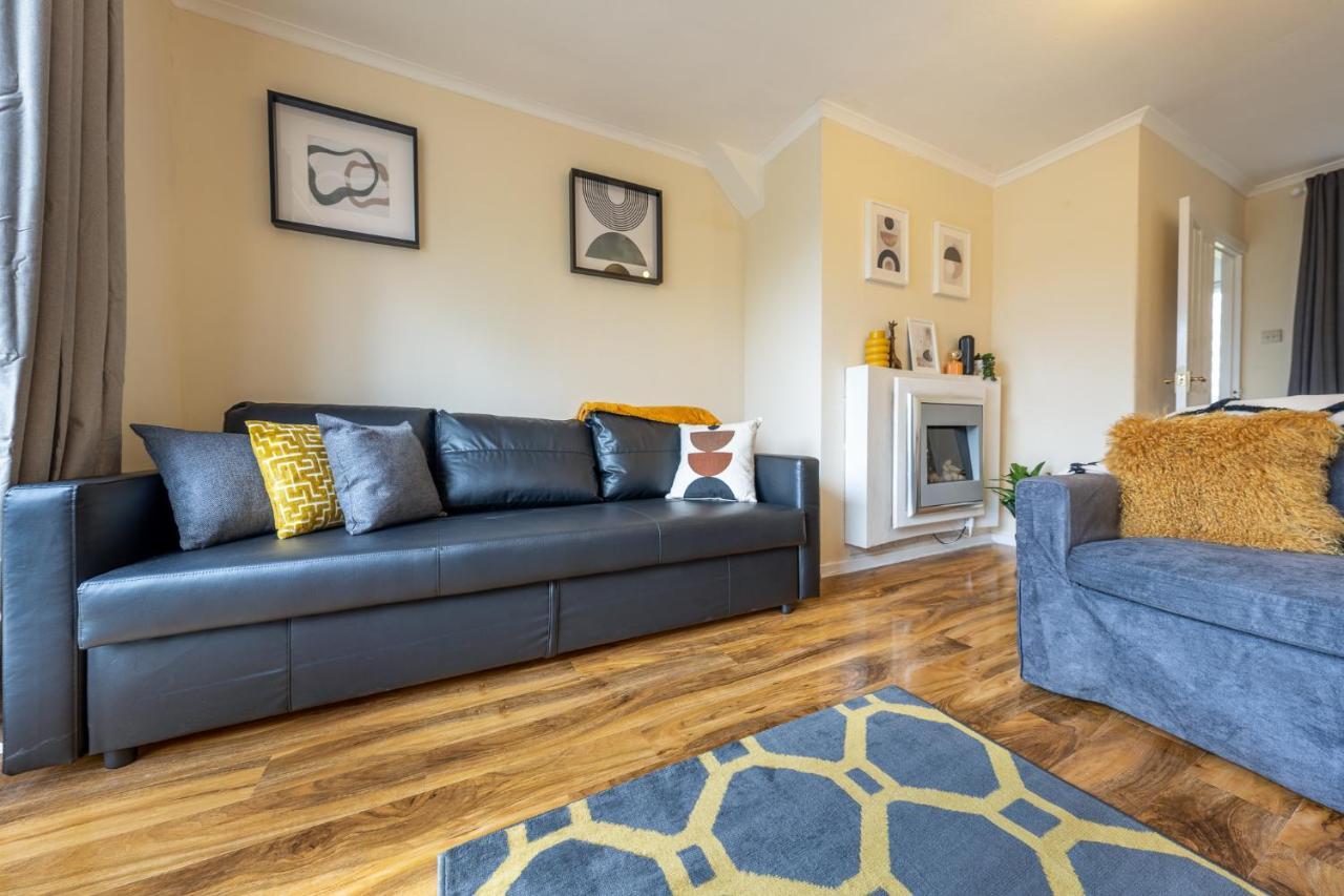 Pierocks Carver Entire House, Hot Tub & Wifi High Wycombe Bagian luar foto