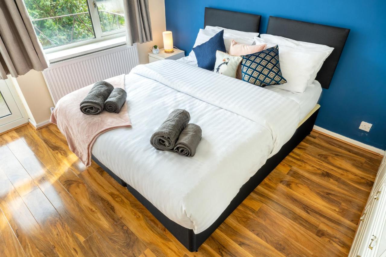 Pierocks Carver Entire House, Hot Tub & Wifi High Wycombe Bagian luar foto
