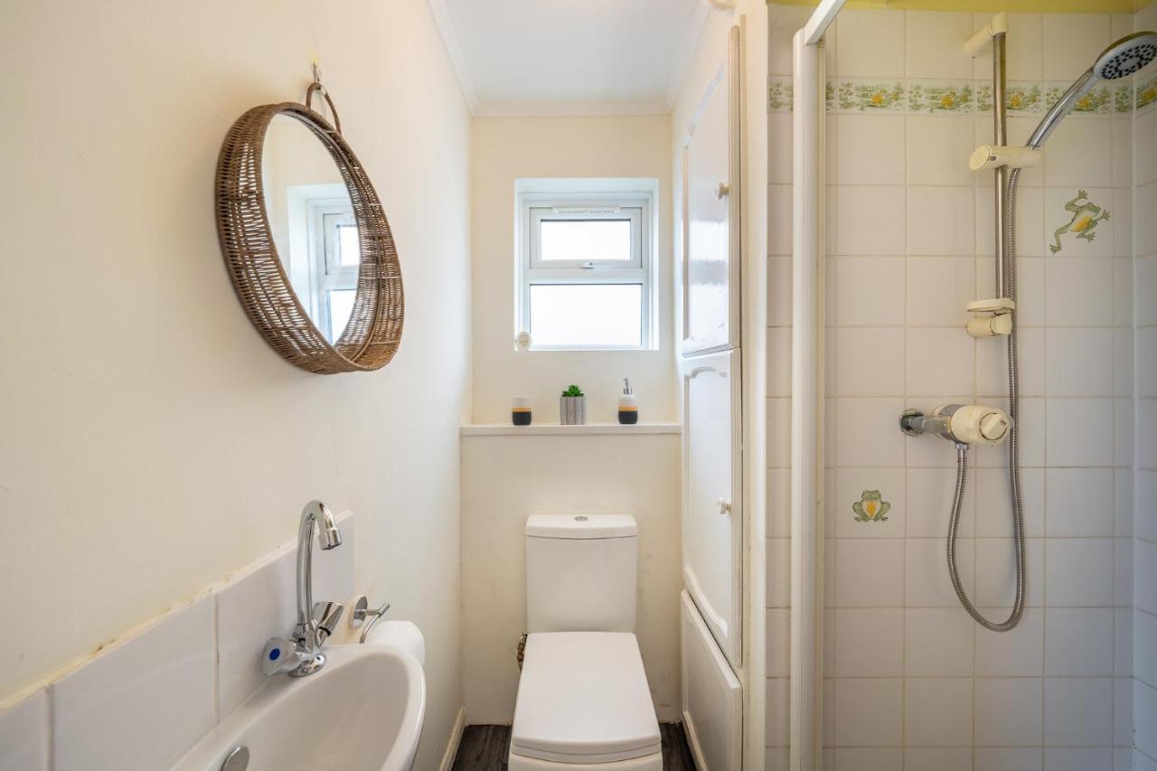 Pierocks Carver Entire House, Hot Tub & Wifi High Wycombe Bagian luar foto