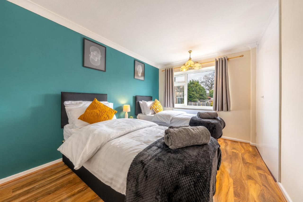 Pierocks Carver Entire House, Hot Tub & Wifi High Wycombe Bagian luar foto