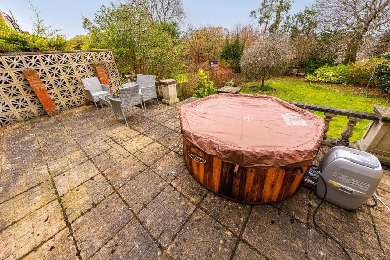 Pierocks Carver Entire House, Hot Tub & Wifi High Wycombe Bagian luar foto