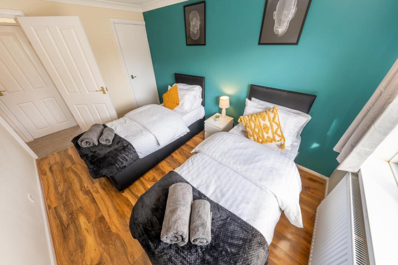 Pierocks Carver Entire House, Hot Tub & Wifi High Wycombe Bagian luar foto