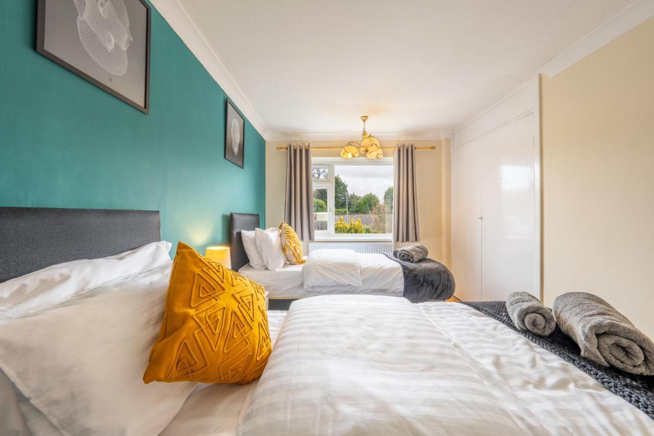 Pierocks Carver Entire House, Hot Tub & Wifi High Wycombe Bagian luar foto