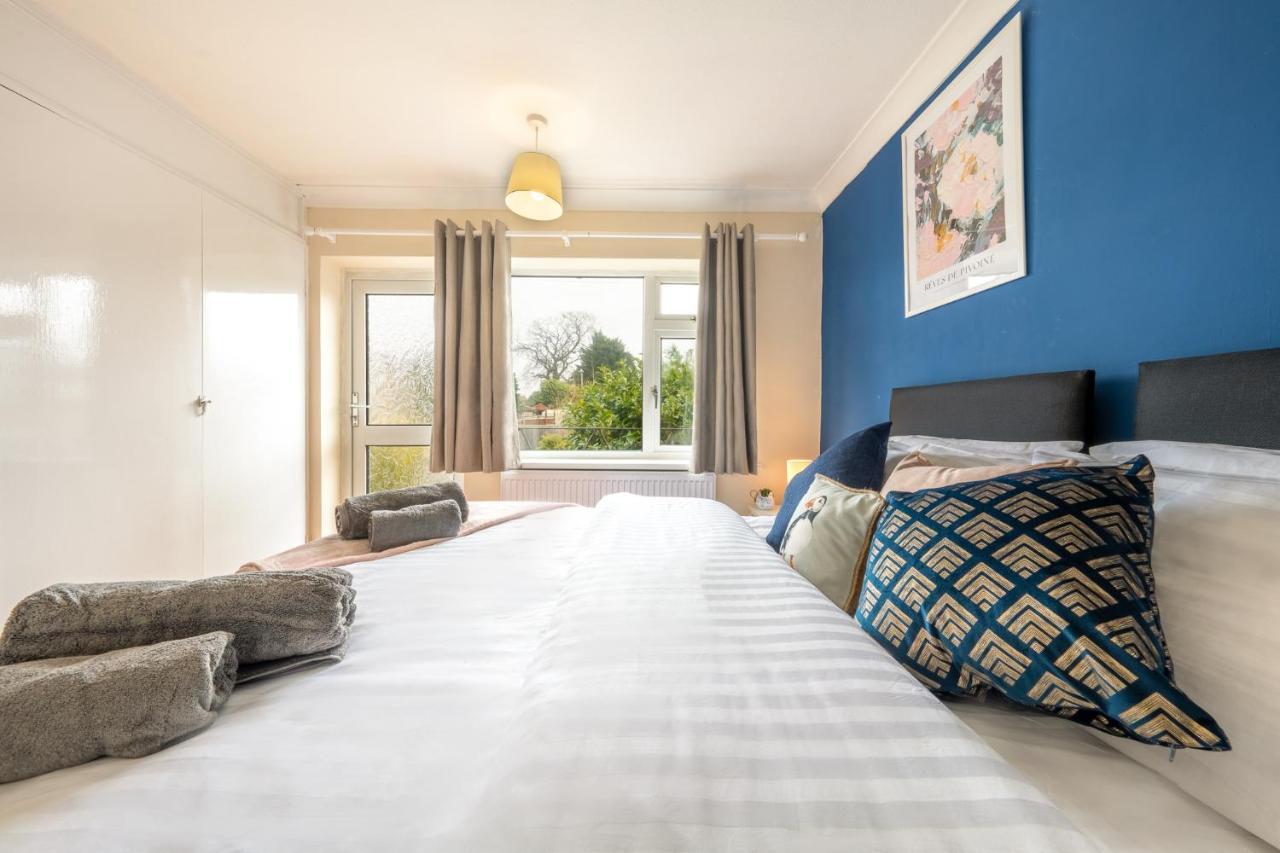 Pierocks Carver Entire House, Hot Tub & Wifi High Wycombe Bagian luar foto